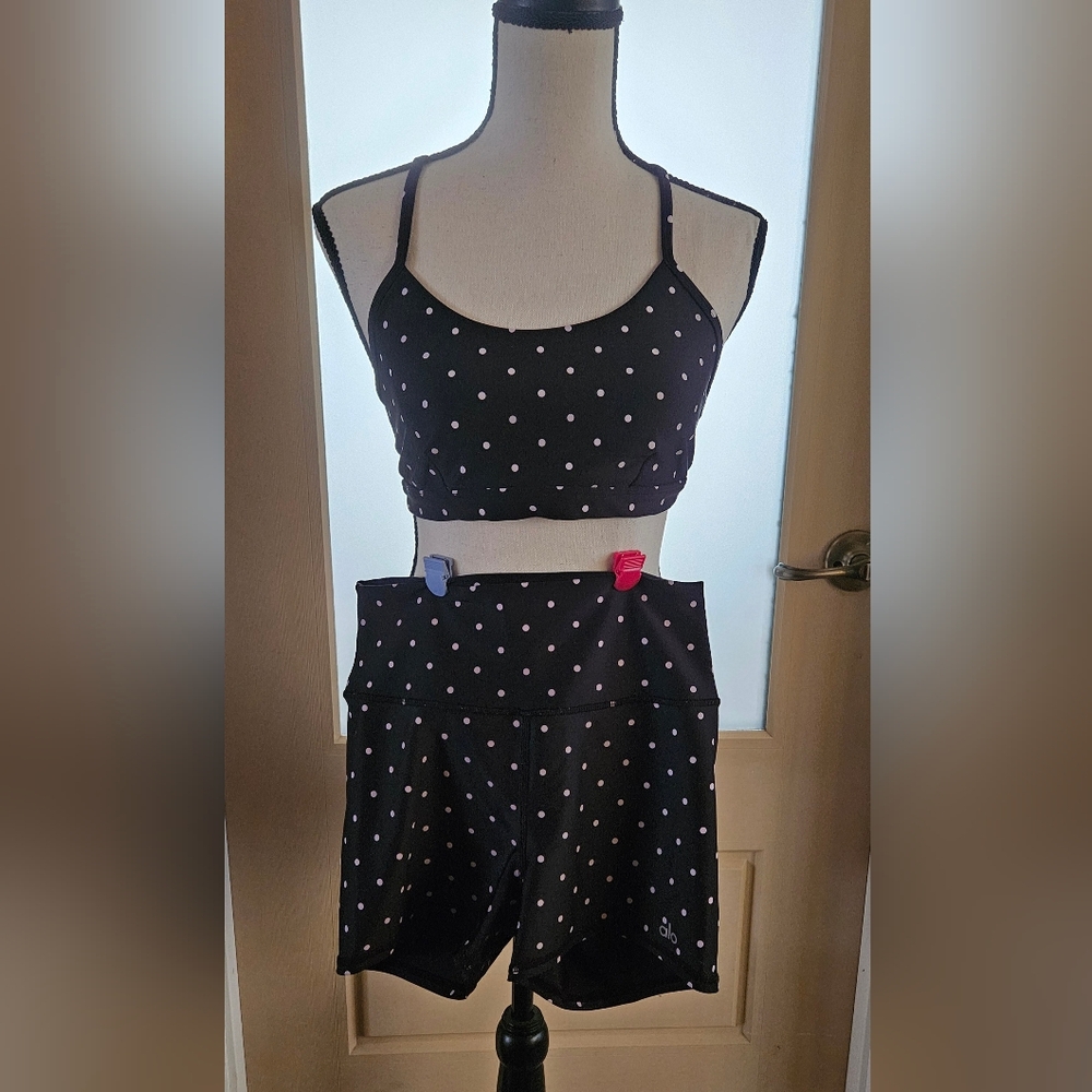 Alo 2 piece workout outfit